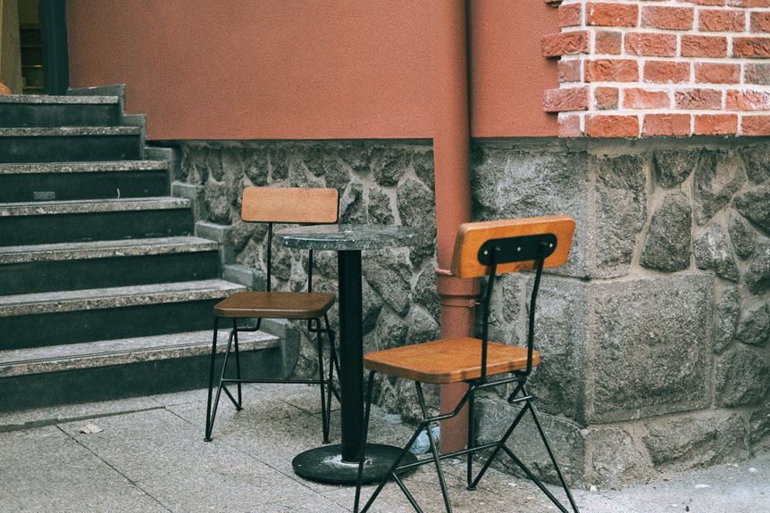 clean outdoor furniture in five steps