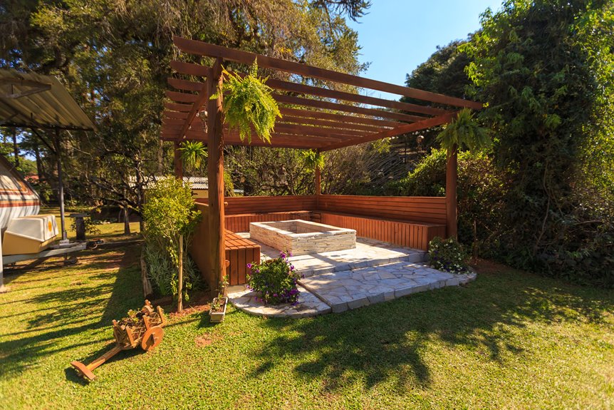 gazebo pergola cabana distinctions